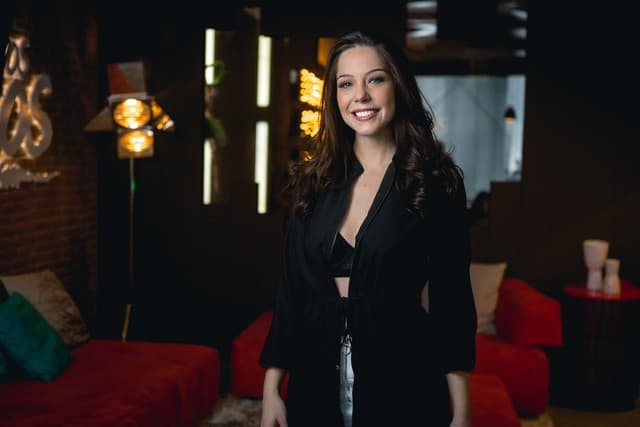 Destaque em Deus Salve o Rei, Bia Arantes comemora Dança dos Famosos