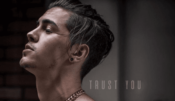 Biel apaga todas as fotos do Instagram, anuncia retorno ao Brasil e lança música em inglês