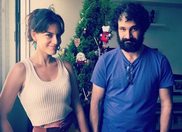 Após voltar a ser galã, Caco Ciocler termina casamento e motivo gera comentários