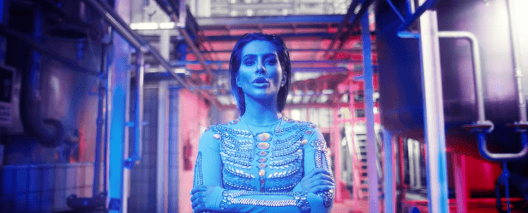 Apresentadores do Fofocalizando detonam música de Cleo Pires: "Vergonha alheia"