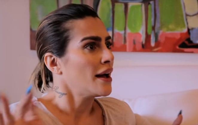 Após postar foto sensual, Cleo Pires é acusada de apelação por internauta e rebate comentários
