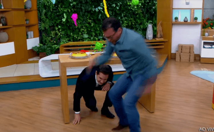 Após pagar mico com piada sobre ovo, Fernando Rocha tem vídeo antigo ressuscitado