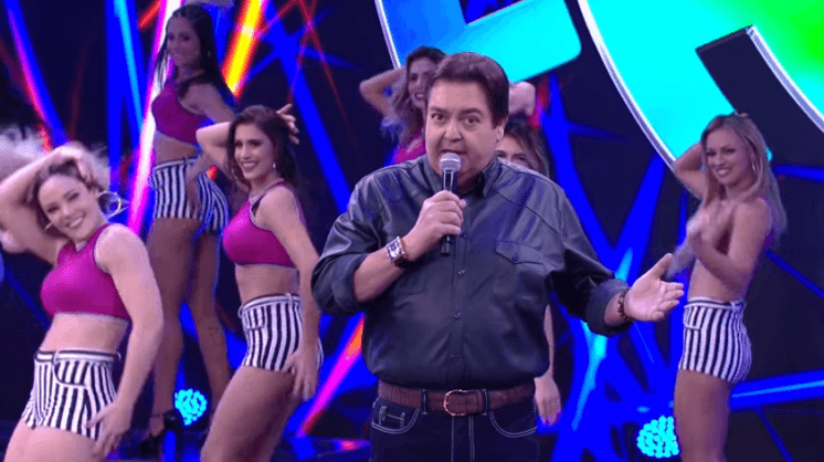 Faustão ironiza passagem de atriz na Record e alfineta: "estava congelada"