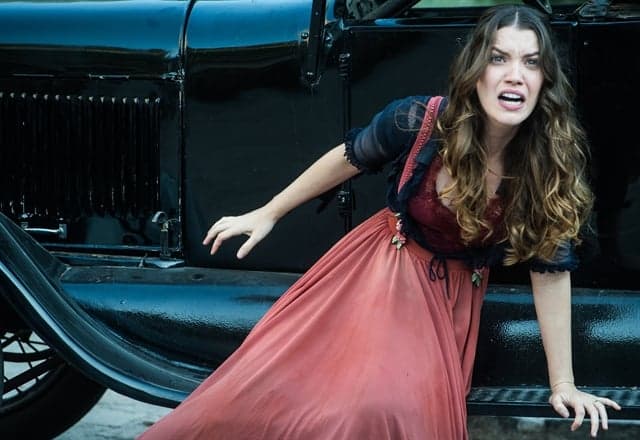 Orgulho e Paixão: Elisabeta sofre atentado, Darcy leva facada e fica à beira da morte