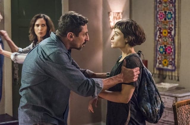 Segundo Sol: Manu surpreende e decide voltar para a casa da família de Narciso