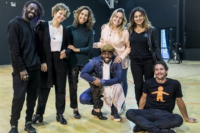 Fernanda Gentil, Jonathan Azevedo e Camila Pitanga estreiam no comando do Criança Esperança