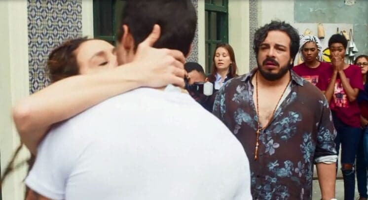 Segundo Sol: Gorete se vinga de Clóvis, beija Tomé e é humilhada pelos dois