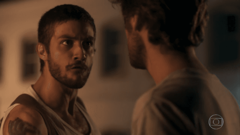 Ícaro (Chay Suede) e Beto (Emilio Dantas) em cena de Segundo Sol (Foto: Reprodução/Globo)