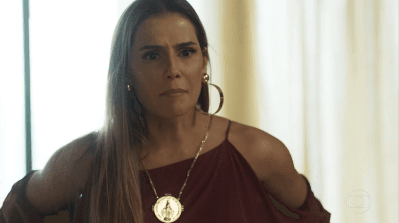 Karola (Deborah Secco) em cena de Segundo Sol (Foto: Reprodução/Globo)