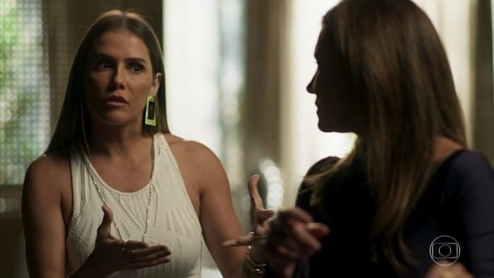 Segundo Sol: Karola aceita plano de Laureta e decide fugir do Brasil