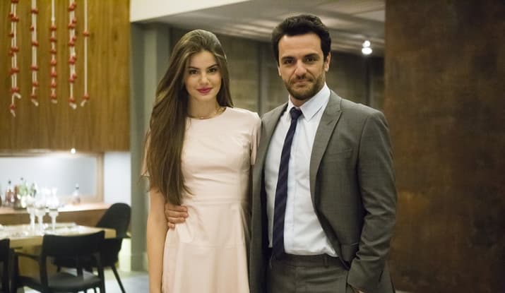 Camila Queiroz e Rodrigo Lombardi protagonizaram Verdades Secretas, escrita por Walcyr Carrasco. (Foto: Divulgação) Camila Queiroz e Rodrigo Lombardi protagonizaram Verdades Secretas, escrita por Walcyr Carrasco. (Foto: Divulgação)