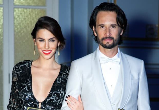 Mel Frankowiak é flagrada em aparição rara ao lado da filha com Rodrigo Santoro; veja foto