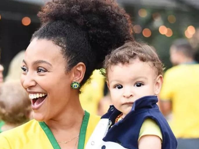 Com filho de 9 meses, Sheron Menezzes revela se está preparada para voltar à TV