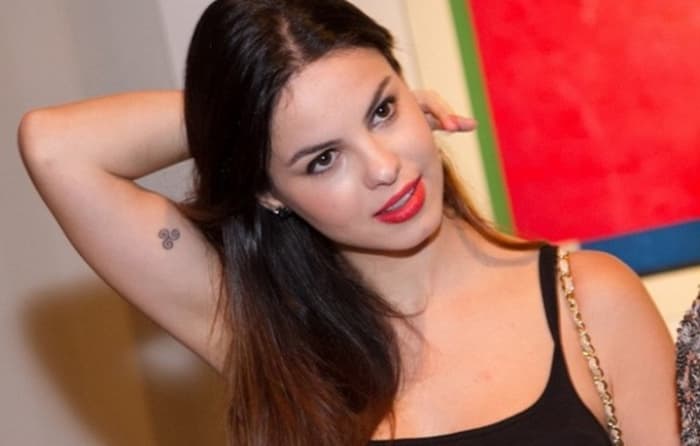 Após se casar escondido da família, Sthefany Brito se pronuncia sobre união e mostra foto