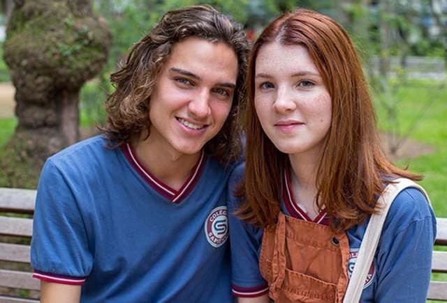 Malhação: Flora e Tito sofrem pressão e tem dificuldade de terem a "primeira vez"