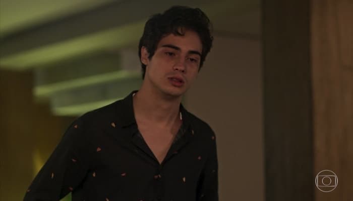 Valentim (Danilo Mesquita) em cena de Segundo Sol (Foto: Reprodução/Globo)