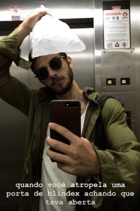 Ator apareceu cuidando dos machucados (Foto: Reprodução/Instagram)