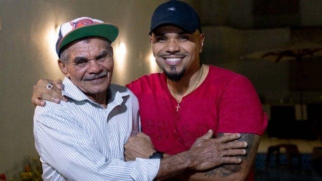 Após inúmeras polêmicas, Naldo procura o pai, pede perdão e os dois voltam a se falar depois de dois anos
