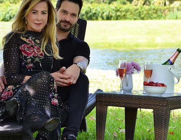 Zilu Camargo posta clique romântico com o amado e se declara
