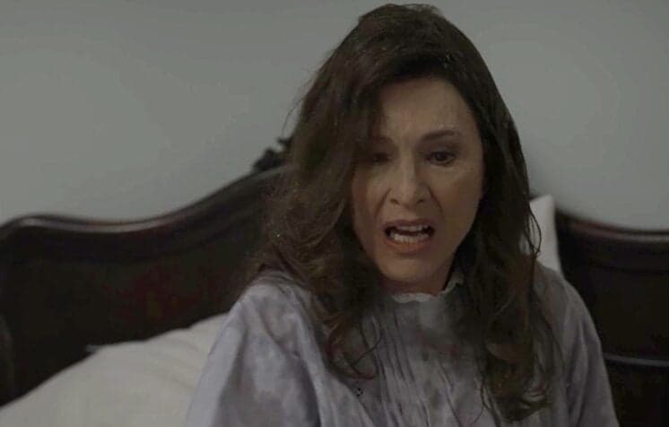 Orgulho e Paixão: Lady Margareth se faz de louca e é atacada por Charlotte