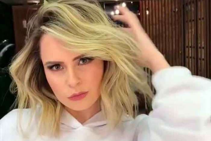 Com um pé na final de A Fazenda, Ana Paula Renault está desaparecida