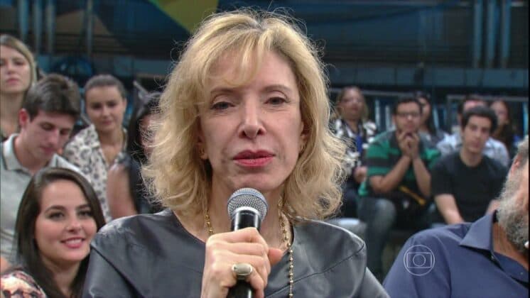 Marília Gabriela se encontra com Ivete Sangalo e aproveita para tietar cantora baiana