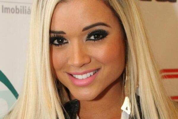 Ex-panicat expõe transtorno com imagem e joga na roda problema do passado
