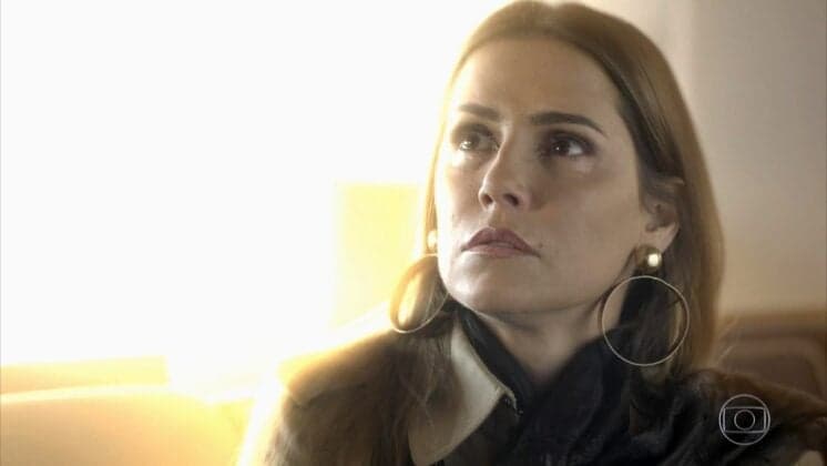 Segundo Sol: Karola fica louca, pega uma arma e sai atirando a sangue frio: "Eu já tô morta"