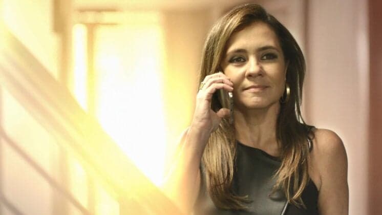 Laureta enlouquece e exige que todos fiquem loiros em Segundo Sol; saiba o motivo
