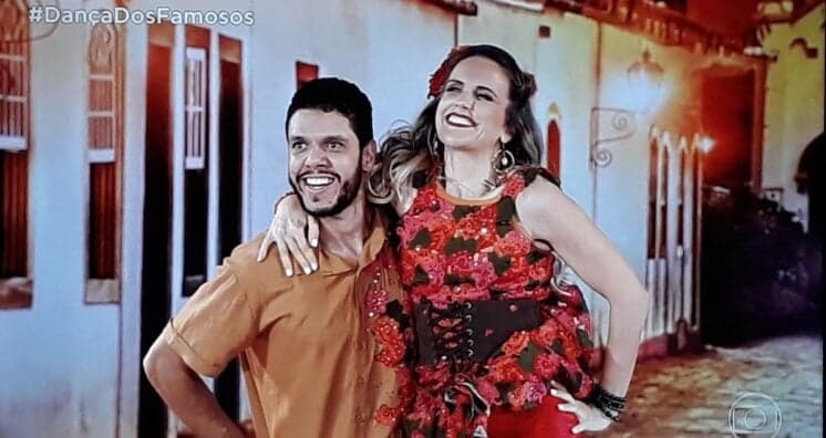 Mariana Ferrão tem nota baixa com os jurados famosos, mas júri técnico reverte situação e web repercute