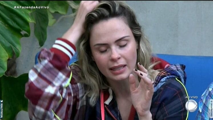 A Fazenda: Ana Paula se revolta com a Record e diz que vai abandonar o reality show