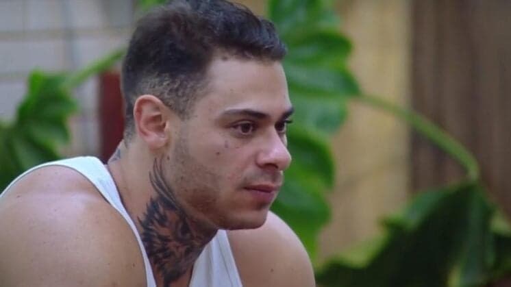 A Fazenda: Léo Stronda detona elenco do programa e critica o nível do reality da Record