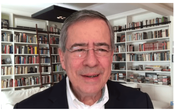 Com grandes concorrentes, Paulo Henrique Amorim diz que a Globo "não tem futuro" e afirma que o canal morre de medo de Bolsonaro