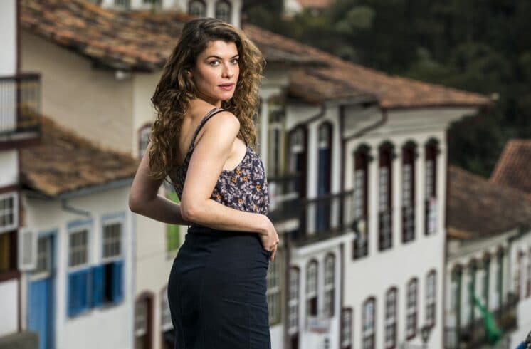 Filho de Alinne Moraes surpreende ao fazer comentário sobre personagem da mãe em novela