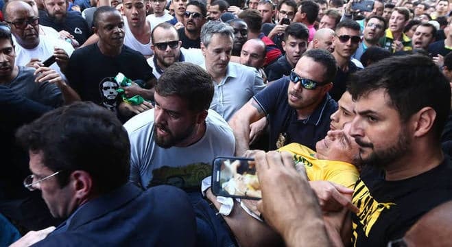 Com Renata Vasconcellos, veja o momento em que a Globo interrompe programação para noticiar o caso de Bolsonaro