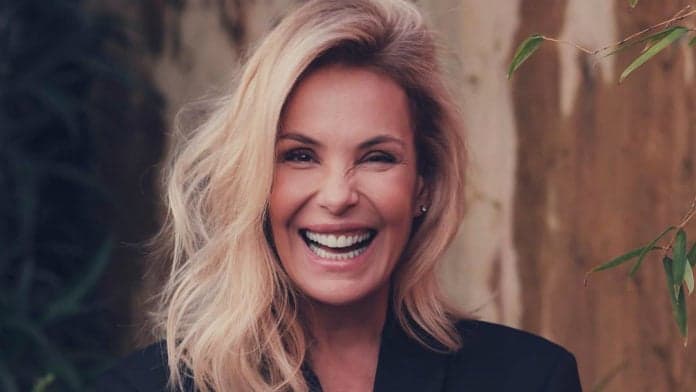 Demitida da Globo e longe das telinhas, Carolina Ferraz terá programa em outro canal