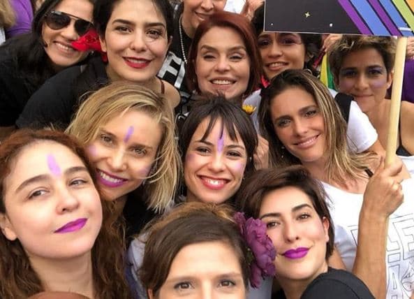 Famosas se reúnem em ato contra o candidato Jair Bolsonaro
