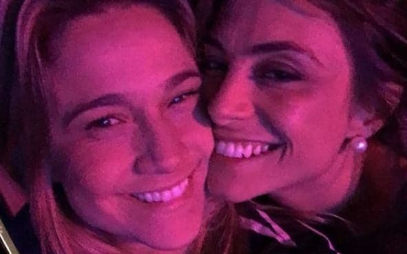 Fernanda Gentil aproveita folia do Carnaval com Priscila Montandon e causa em trio de Ivete Sangalo