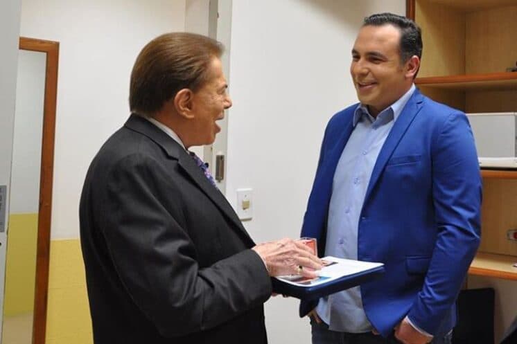 Reinaldo Gottino se encontra com Silvio Santos e surgem especulações