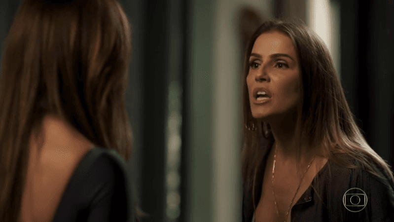 Karola (Deborah Secco) em cena de Segundo Sol (Foto: Reprodução/Globo)
