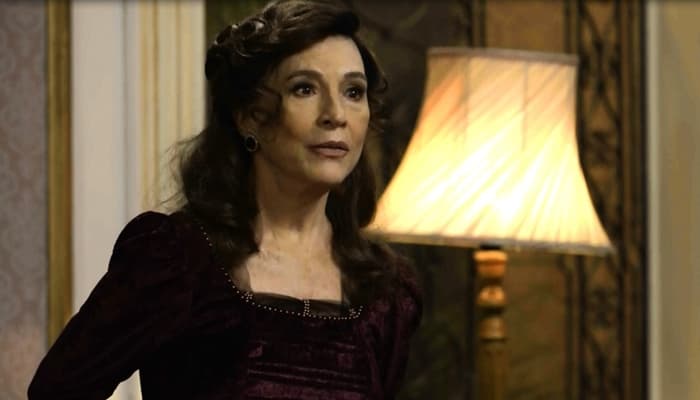 Orgulho e Paixão: Lady Margareth invade quarto e tenta atacar Elisabeta