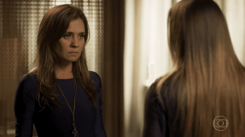 Laureta (Adriana Esteves) em cena de Segundo Sol (Foto: Reprodução/Globo)