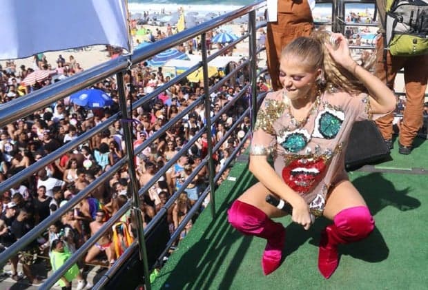Internauta diz que Luísa Sonza só participou da Parada Gay por dinheiro e ela faz revelação impressionante