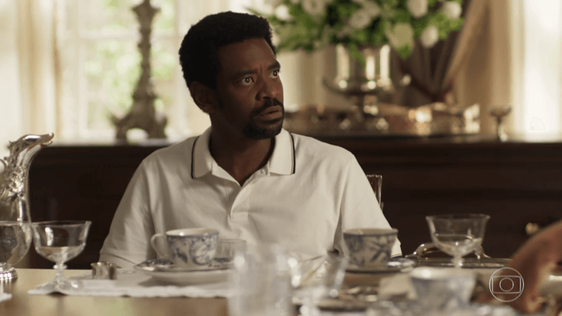 Roberval (Fabrício Boliveira) em cena de Segundo Sol (Foto: Reprodução/Globo)