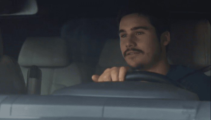 Samuca (Nicolas Prattes) em cena de O Tempo Não Para (Foto: Reprodução/Globo)