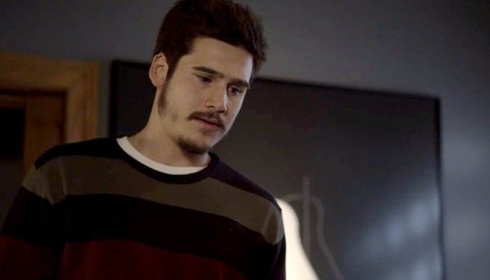 Samuca (Nicolas Prattes) em cena de O Tempo Não Para (Foto: Divulgação/Globo)