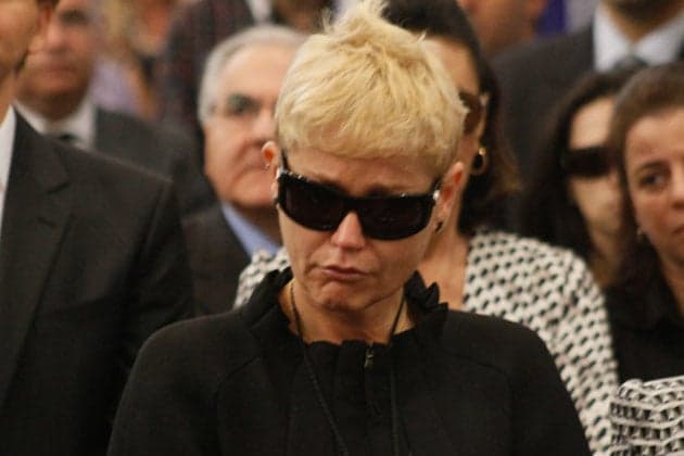 Abalada, Xuxa recebe ajuda após fã morrer na Argentina