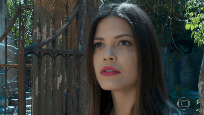 Cris (Vitoria Strada) em cena de Espelho da Vida (Foto: Reprodução/Globo) Cris (Vitoria Strada) em cena de Espelho da Vida (Foto: Reprodução/Globo)
