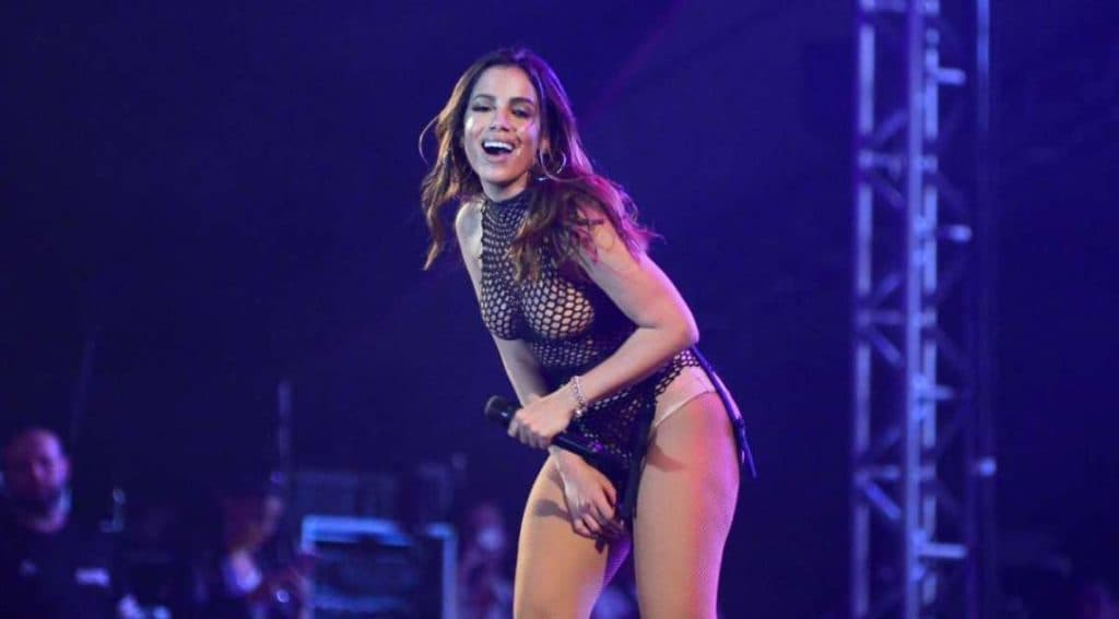 Anitta em show (Foto: AG News) Anitta em show (Foto: AG News)