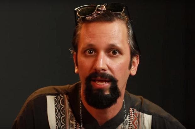 Novo contratado da Globo, Daniel Furlan rebate críticas após programa do Youtube estrear na emissora: ‘Quando fomos pra MTV disseram que nos vendemos’